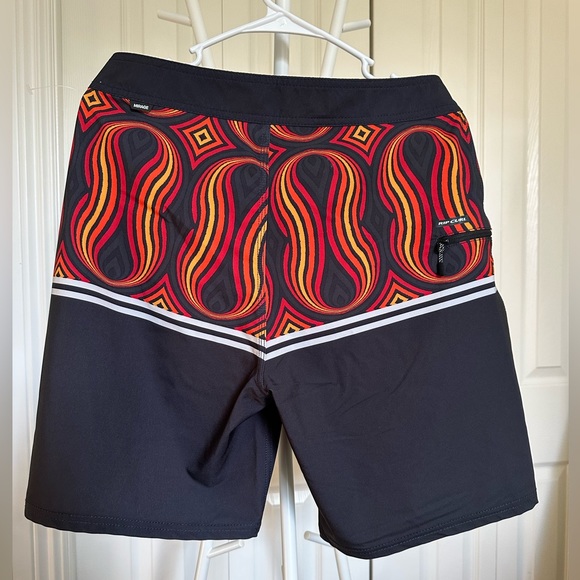 Men beach shorts sports RIP curl quick dry stretch boardshorts black/red size 30 - Picture 2 of 6